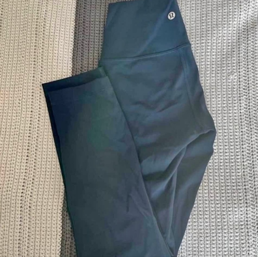 Lululemon Wunder Under Crop 23" size 4  Navy blue